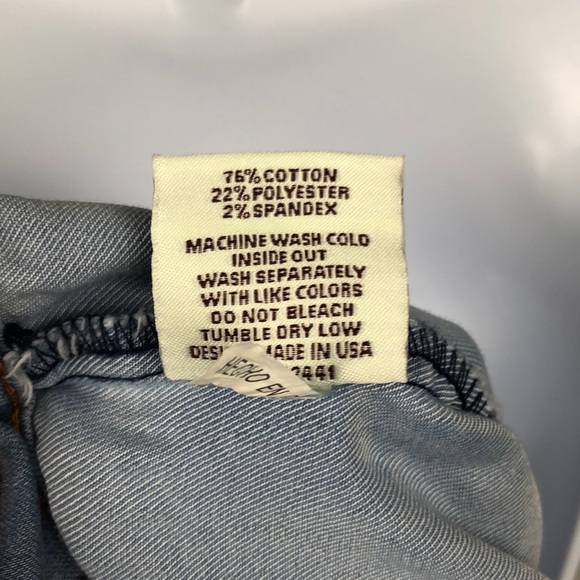 Cropped jean jacket NWT size Medium - Picture 5 of 5